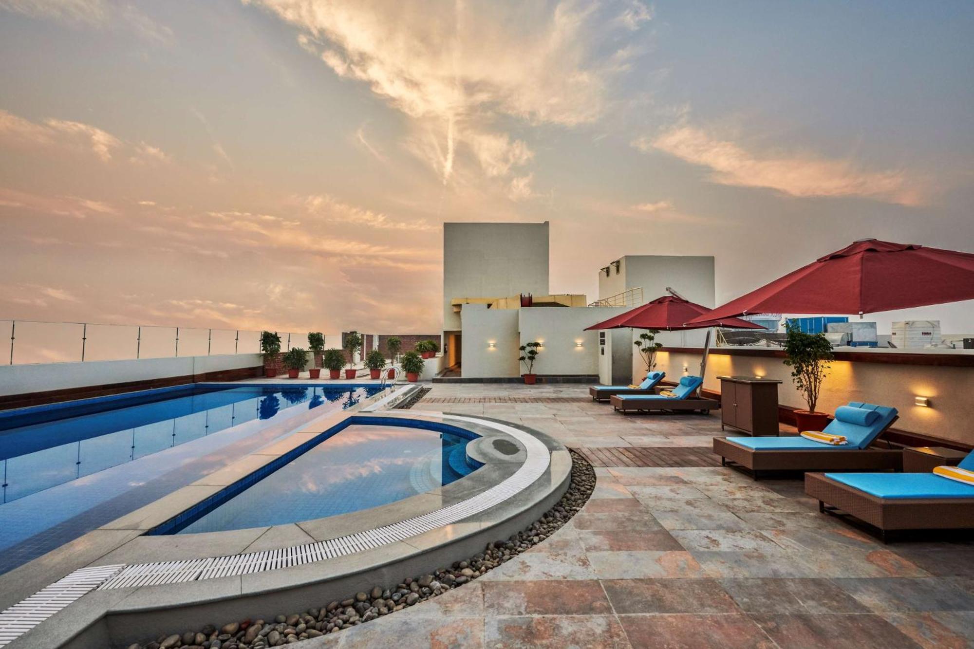 Hilton Garden Inn Lucknow Exterior foto