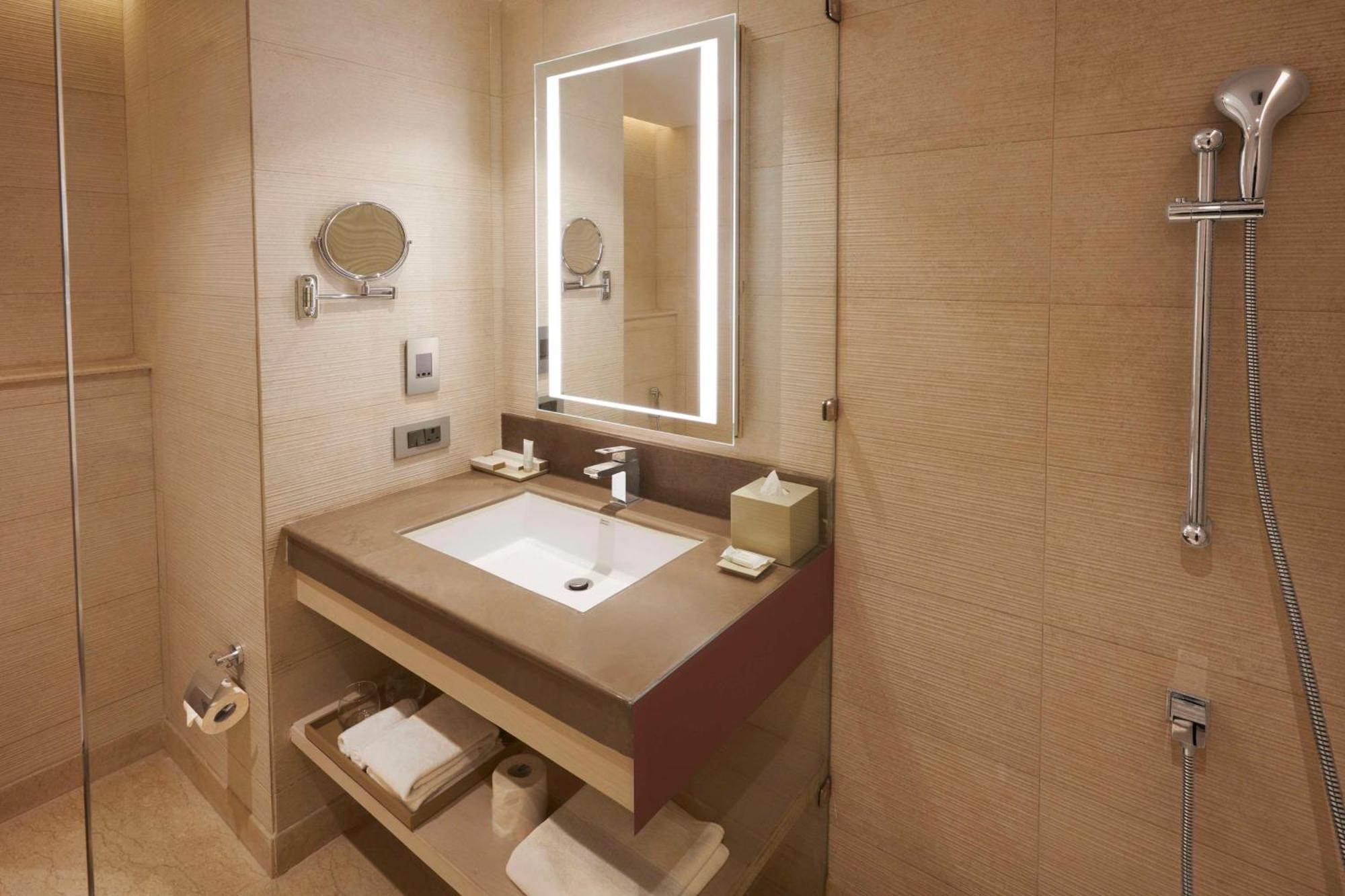 Hilton Garden Inn Lucknow Exterior foto